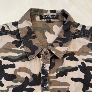Velvet Heart Camouflage Snap Front Blouse